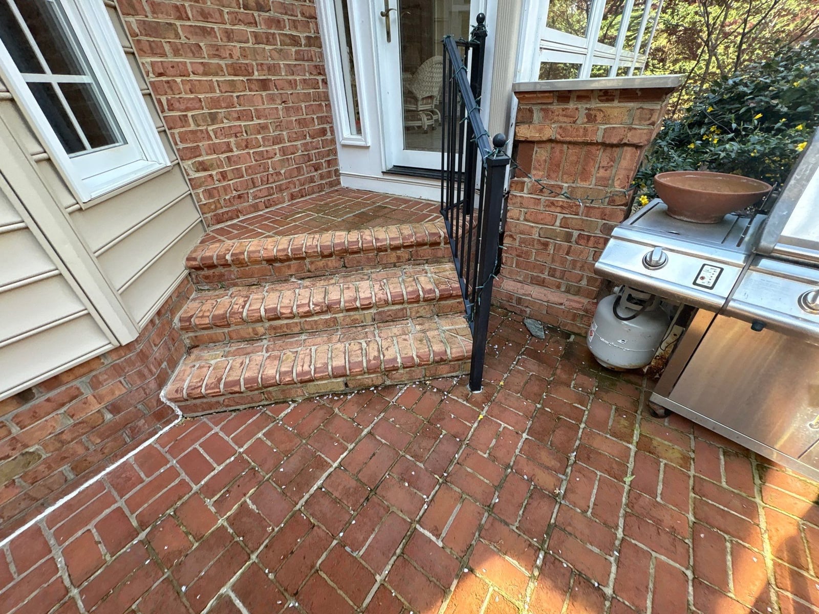 Patio washing window cleaning and gutter cleaning services