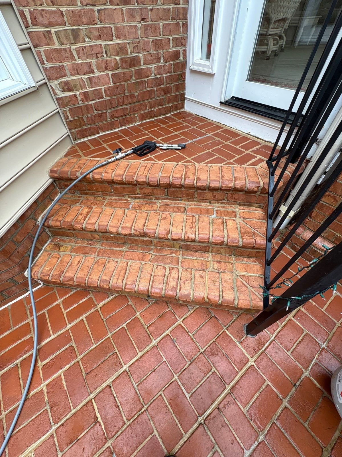Patio washing window cleaning and gutter cleaning services
