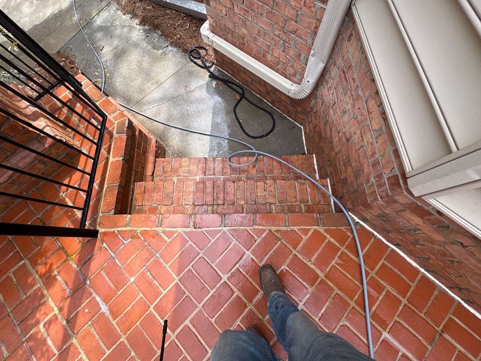 Patio washing window cleaning and gutter cleaning services