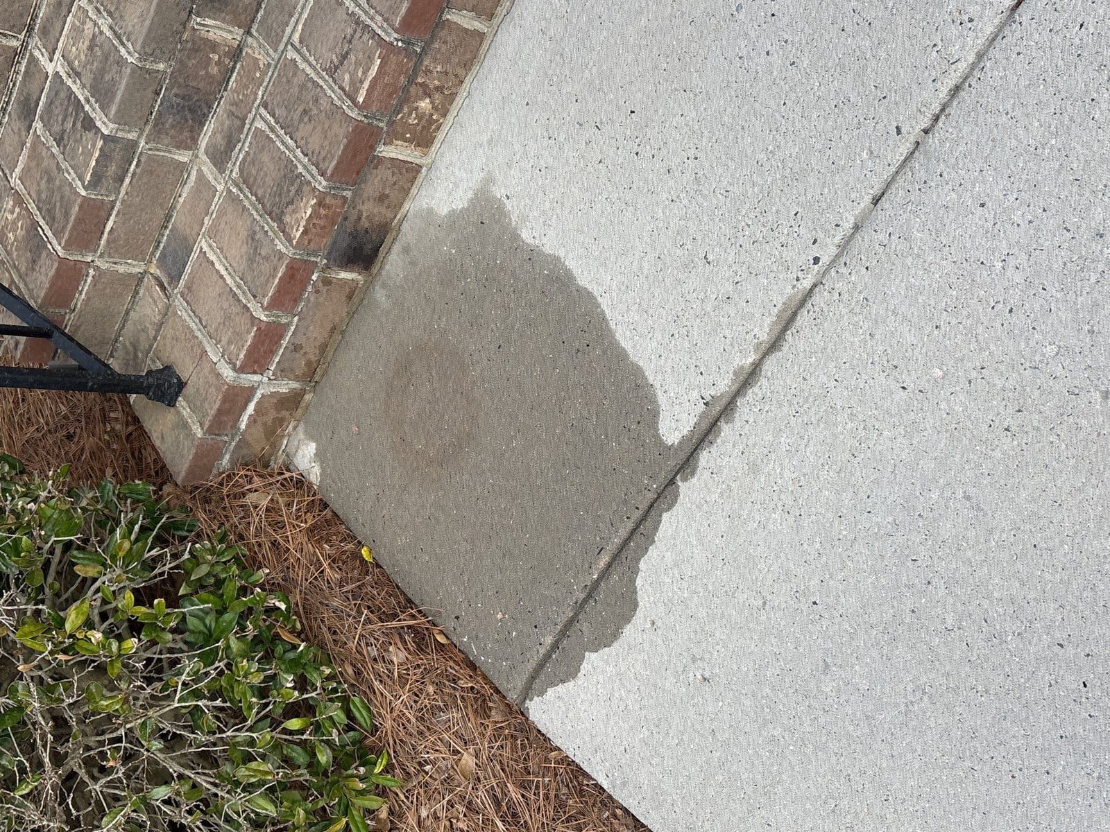Driveway pressure washing and outdoor patio furniture cleaning
