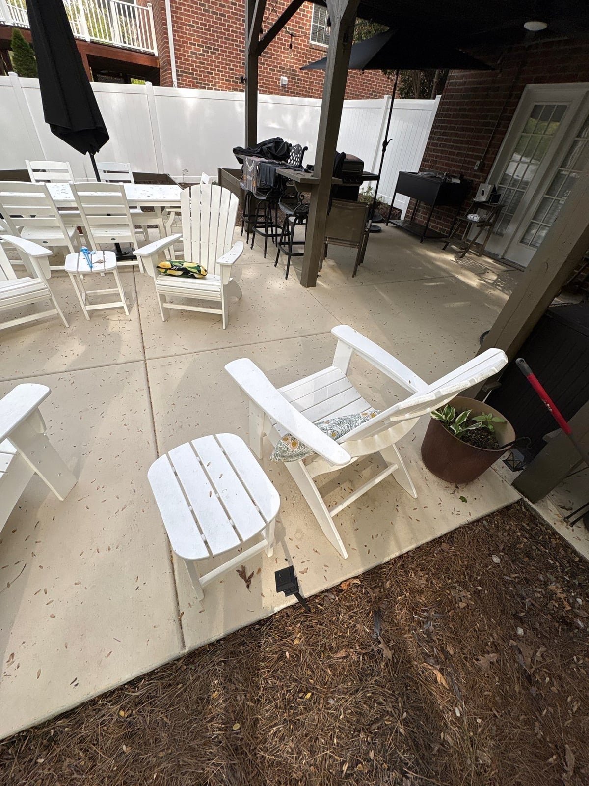 Driveway pressure washing and cleaning of concrete surfaces