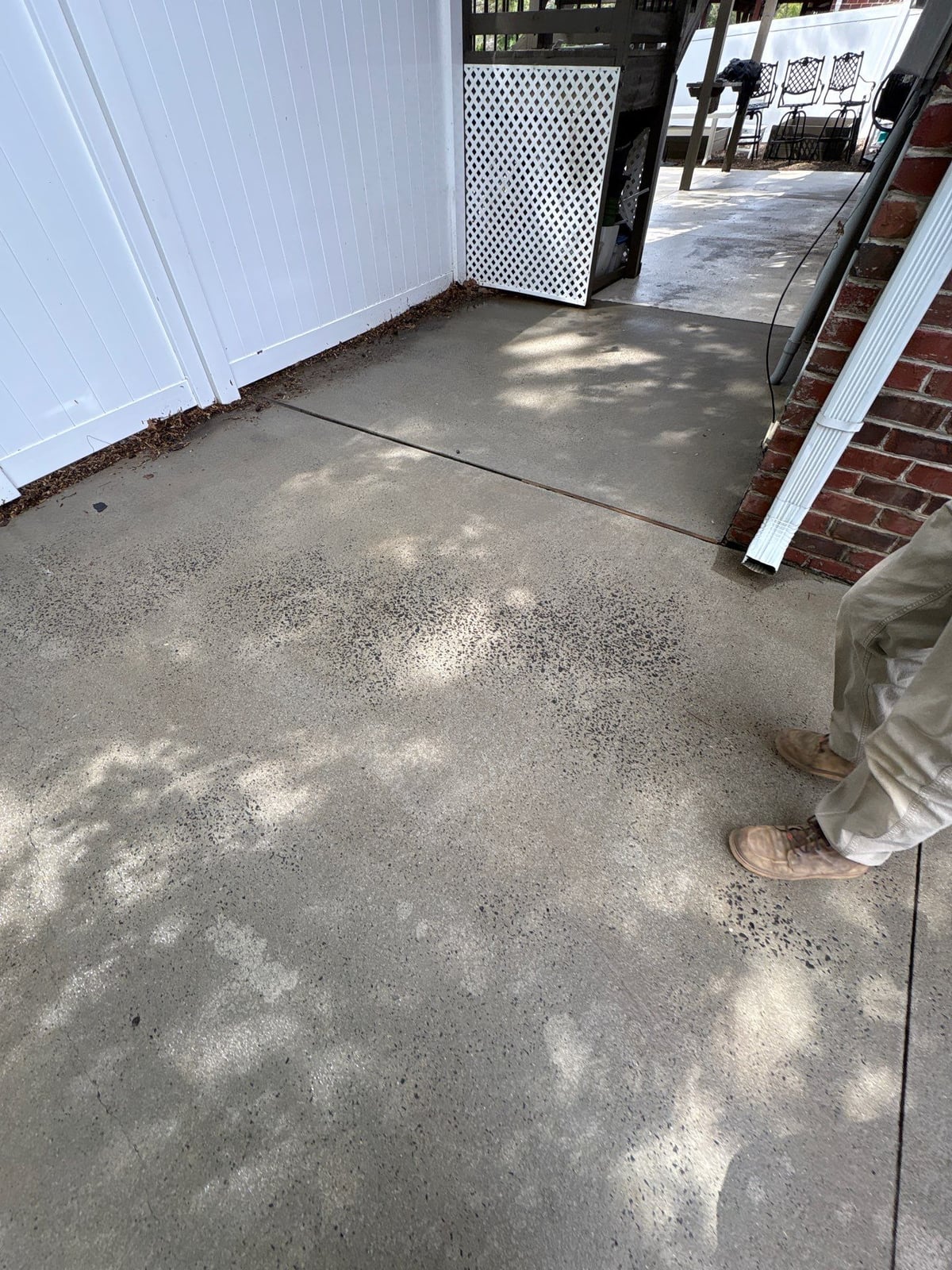 Driveway pressure washing and cleaning of concrete surfaces