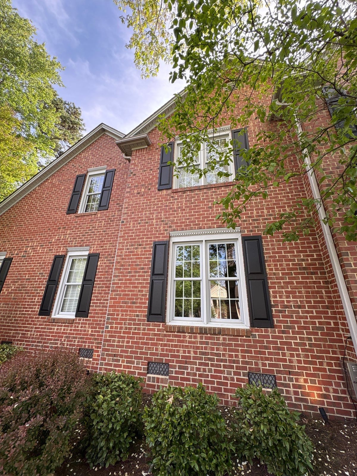 Exterior residential window washing and glass cleaning services