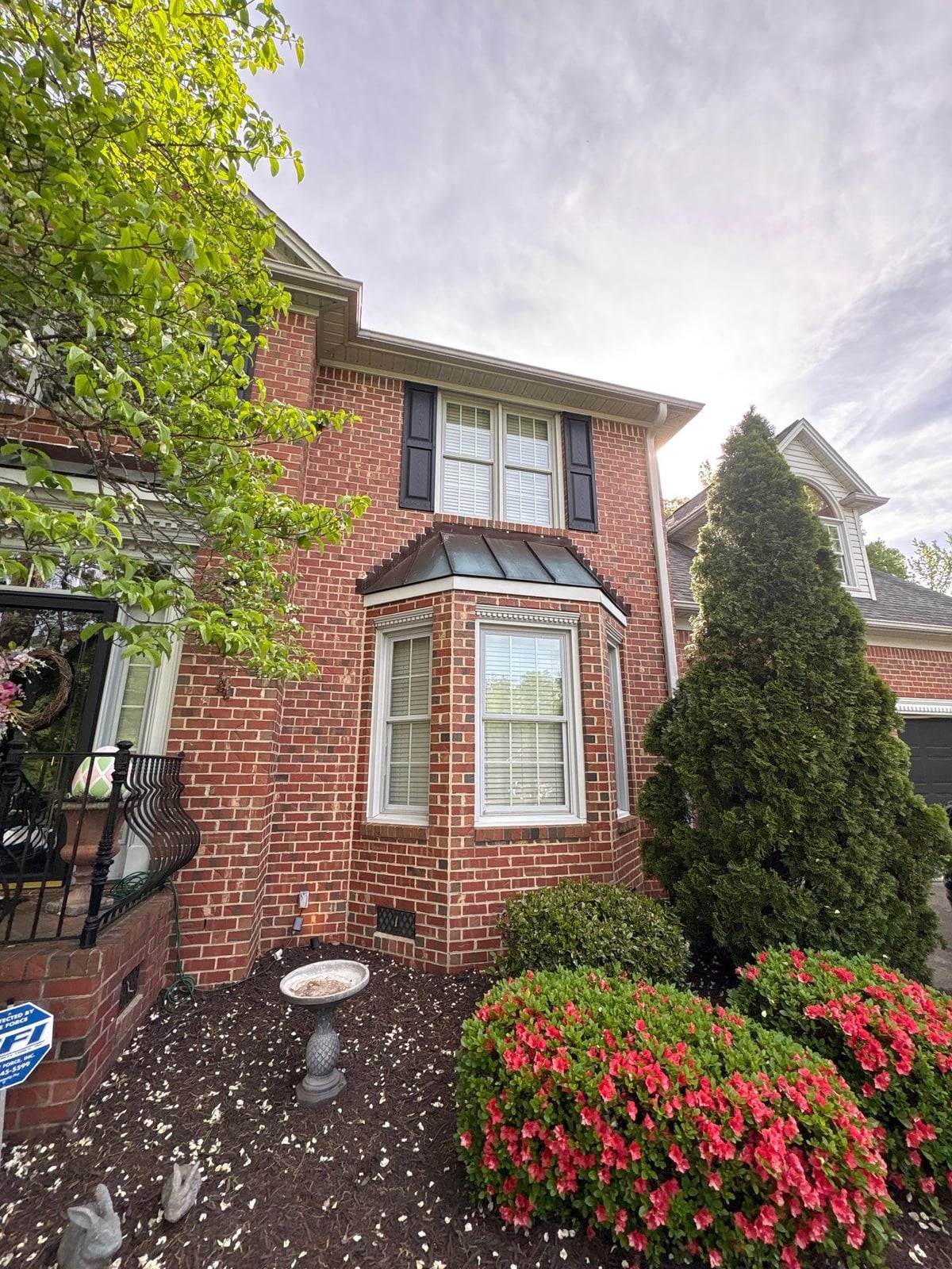 Exterior residential window washing and glass cleaning services