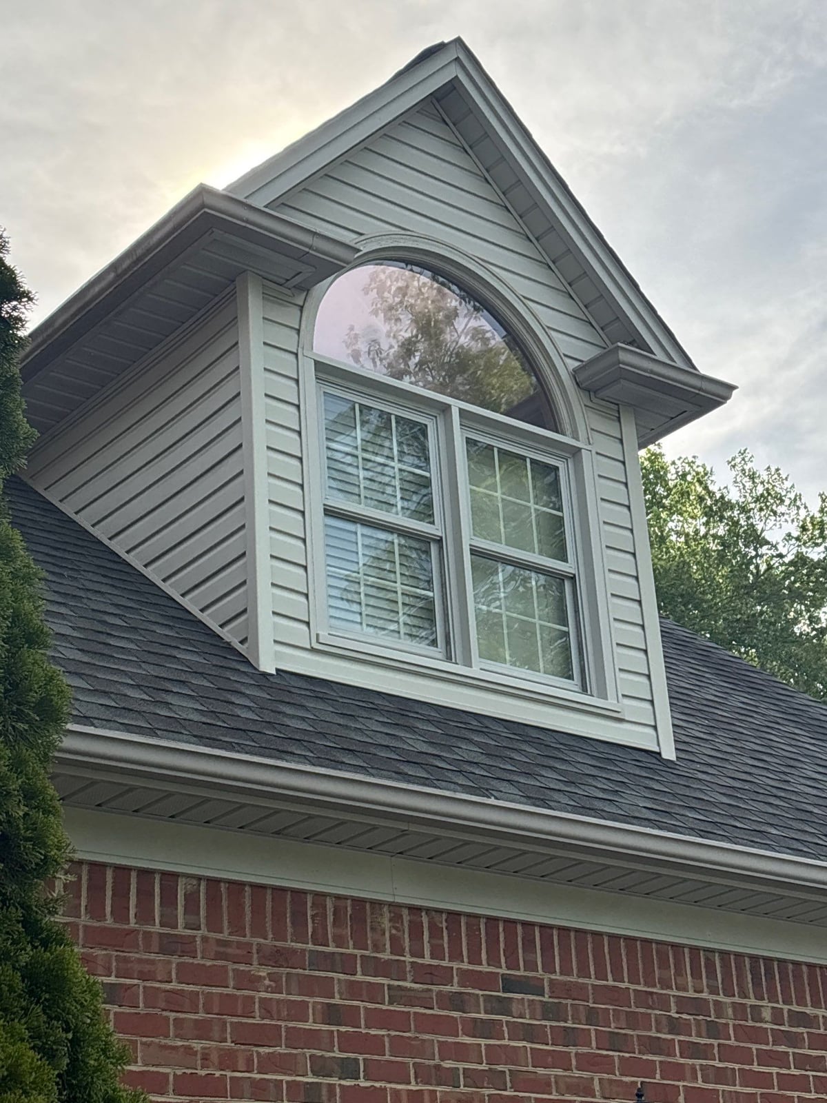 Exterior residential window washing and glass cleaning services