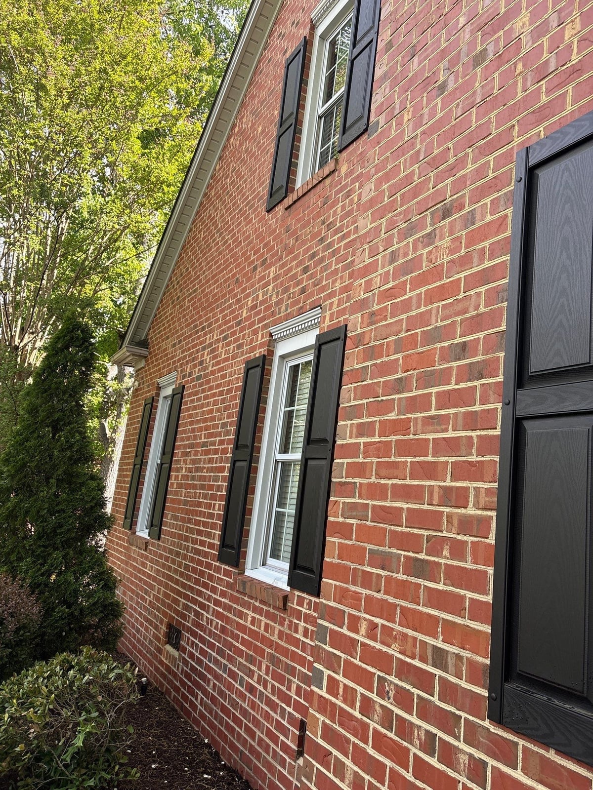 Exterior residential window washing and glass cleaning services