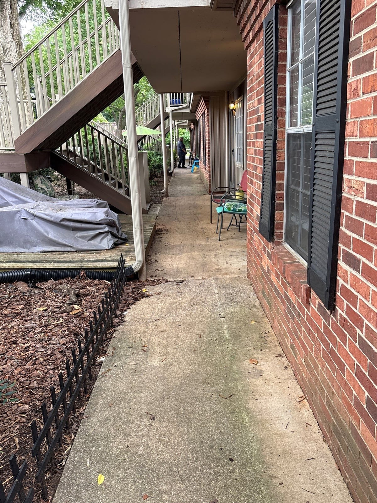 Concrete walkway power washing and exterior surface cleaning