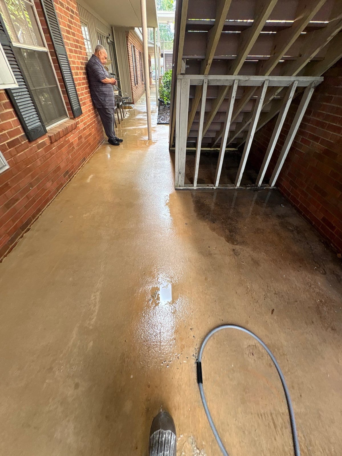 Concrete walkway power washing and exterior surface cleaning