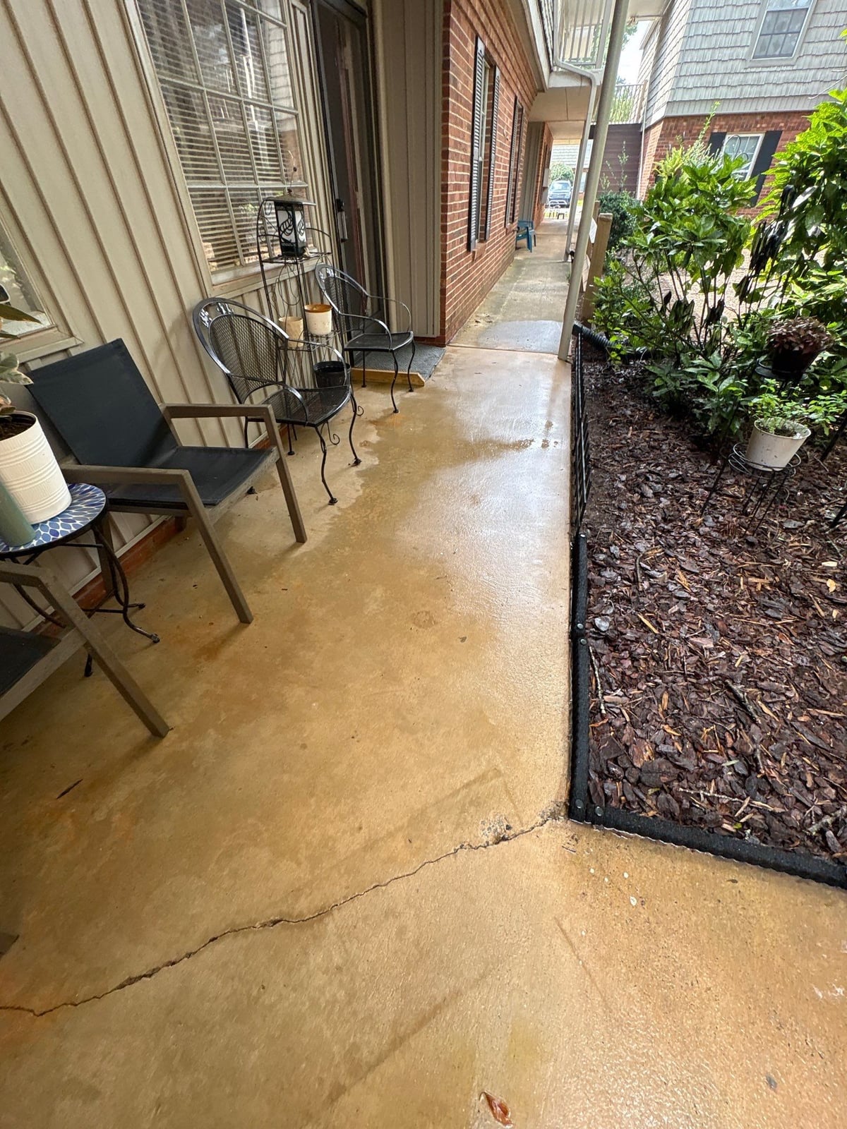 Concrete walkway power washing and exterior surface cleaning
