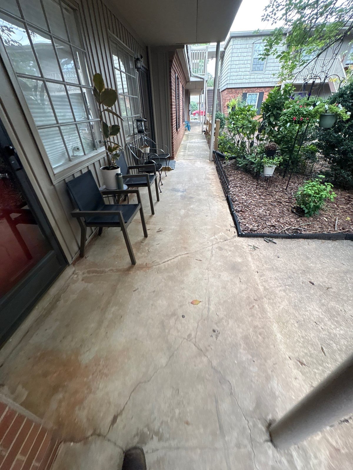 Concrete walkway power washing and exterior surface cleaning