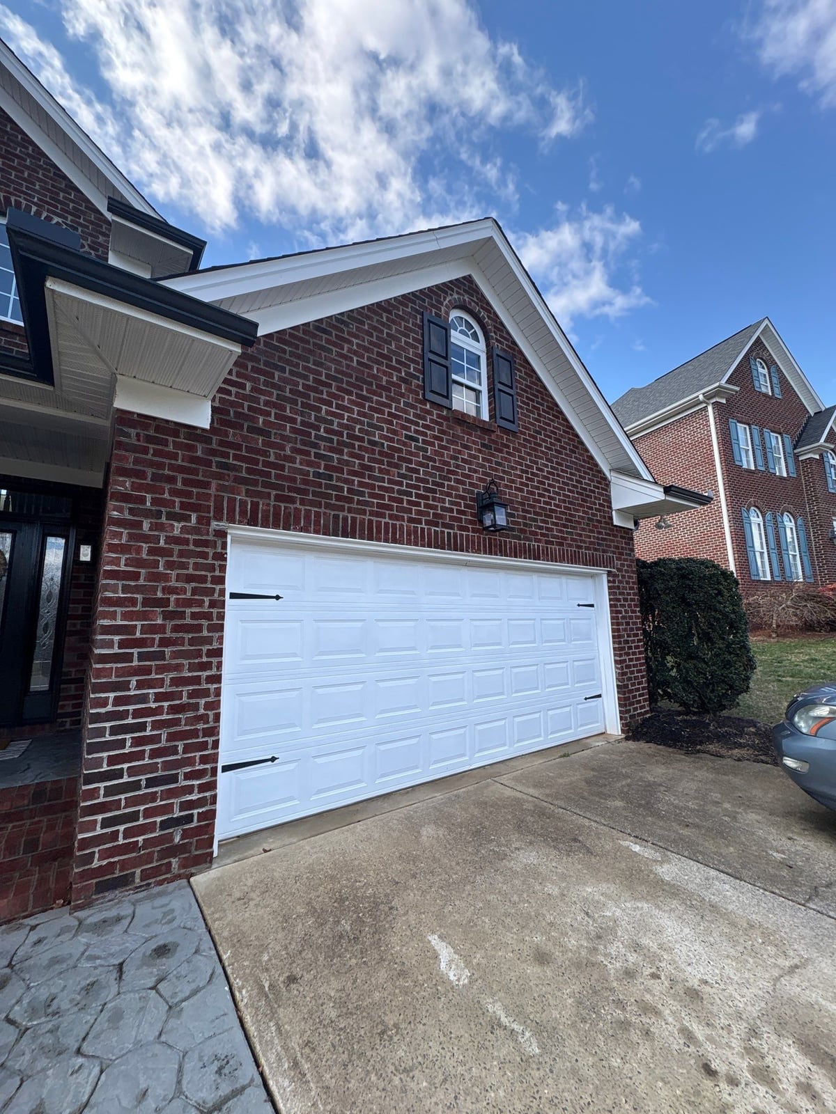 Exterior house siding and patio pressure washing services