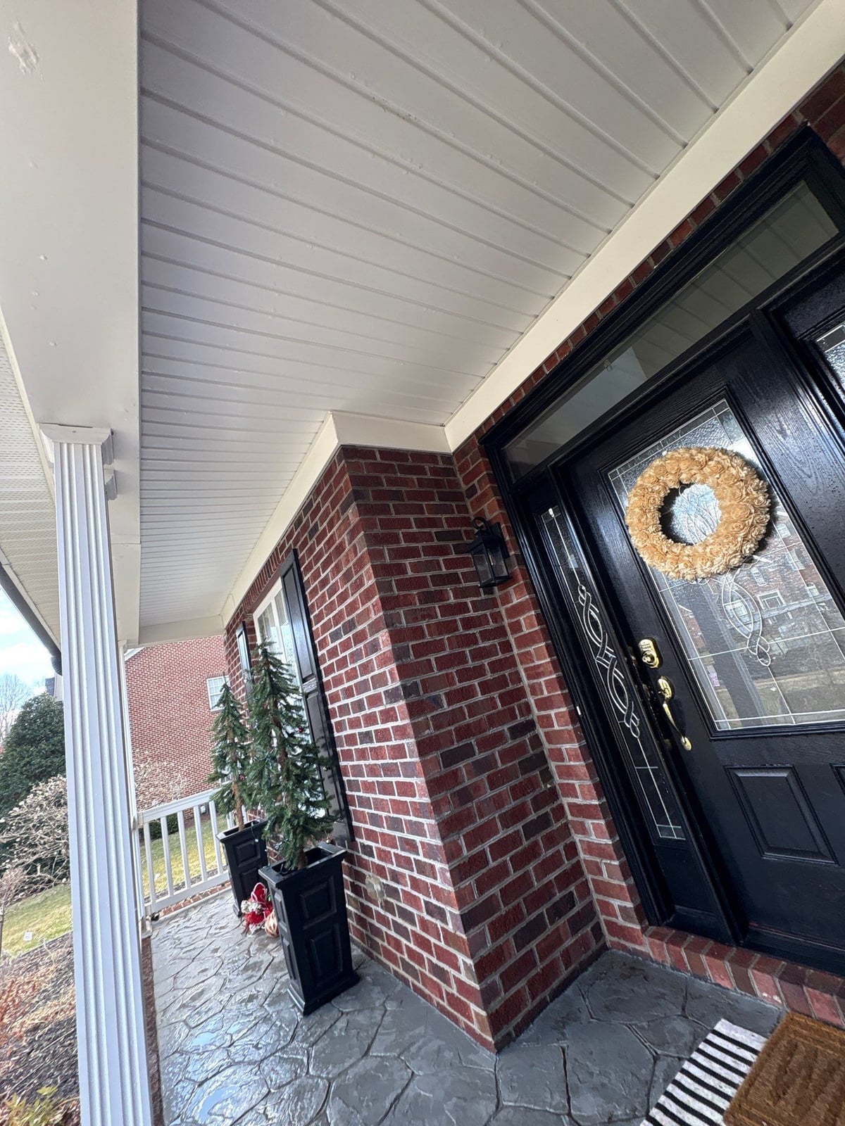 Exterior house siding and patio pressure washing services
