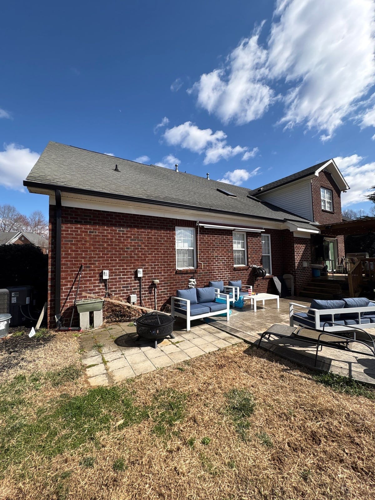Exterior house siding and patio pressure washing services
