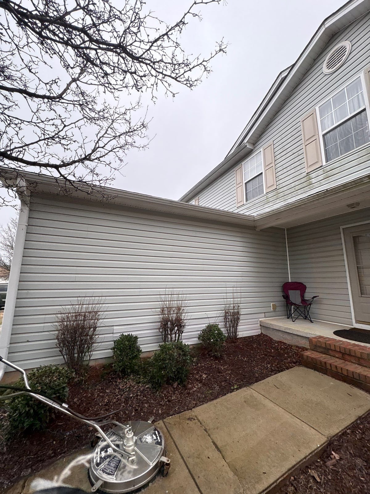 Exterior house washing and concrete driveway pressure cleaning