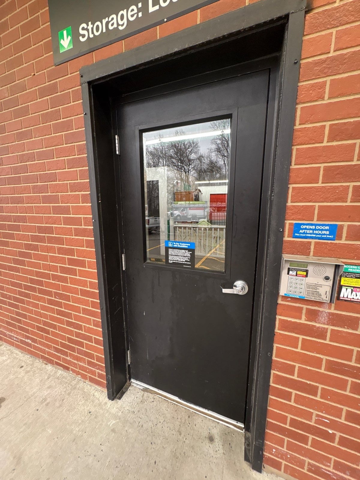 Interior and exterior commercial glass door and window cleaning
