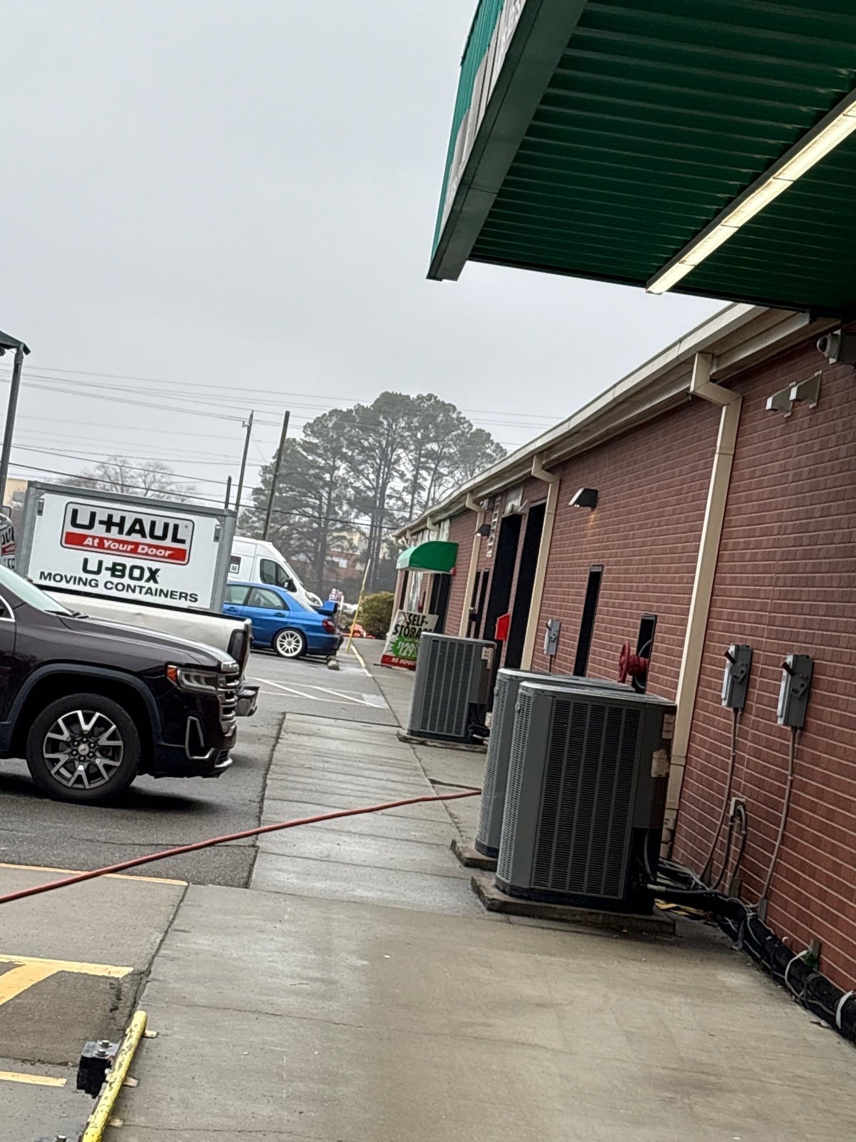Interior and exterior commercial glass door and window cleaning