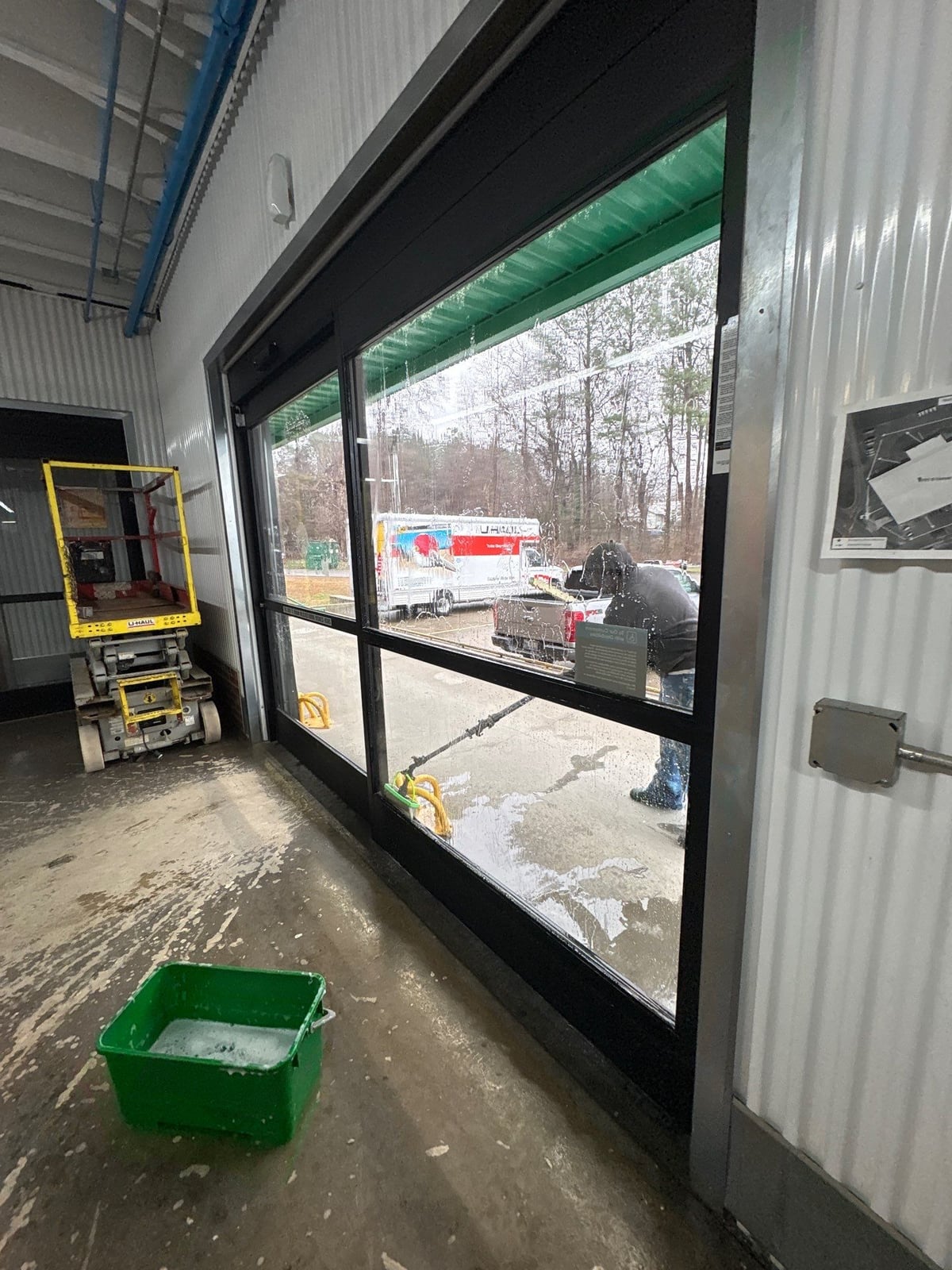 Interior and exterior commercial glass door and window cleaning