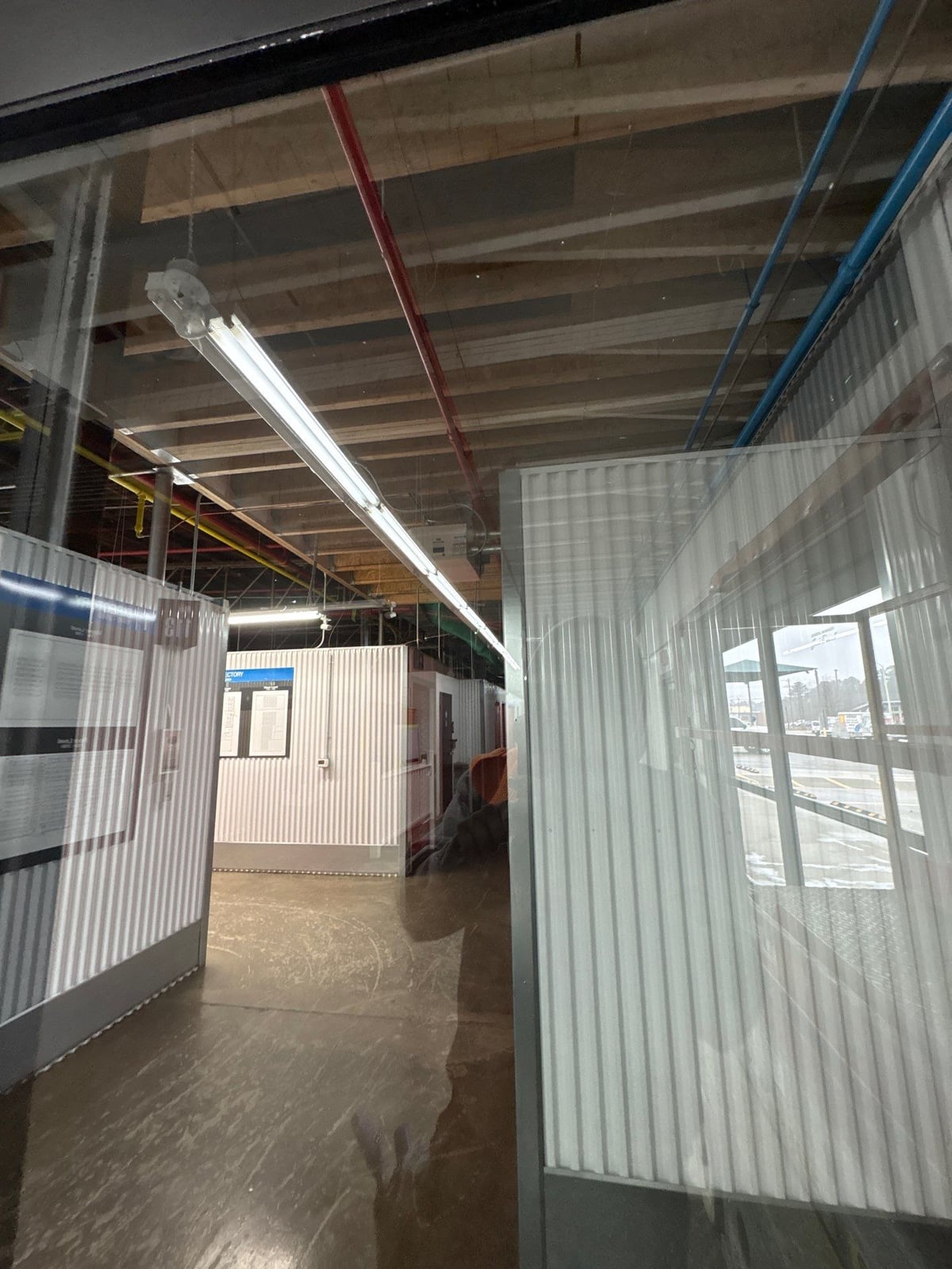 Interior and exterior commercial glass door and window cleaning