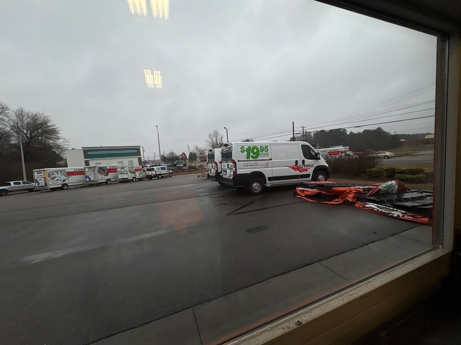 Interior and exterior commercial glass door and window cleaning