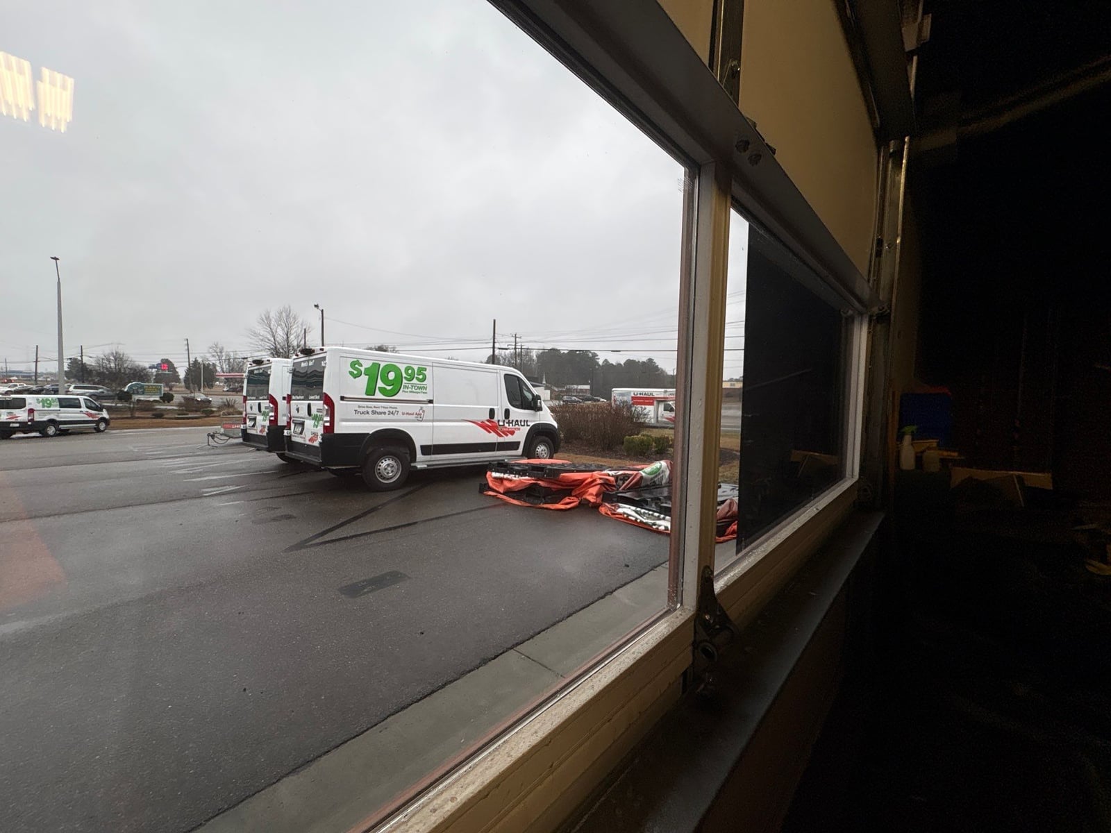 Interior and exterior commercial glass door and window cleaning