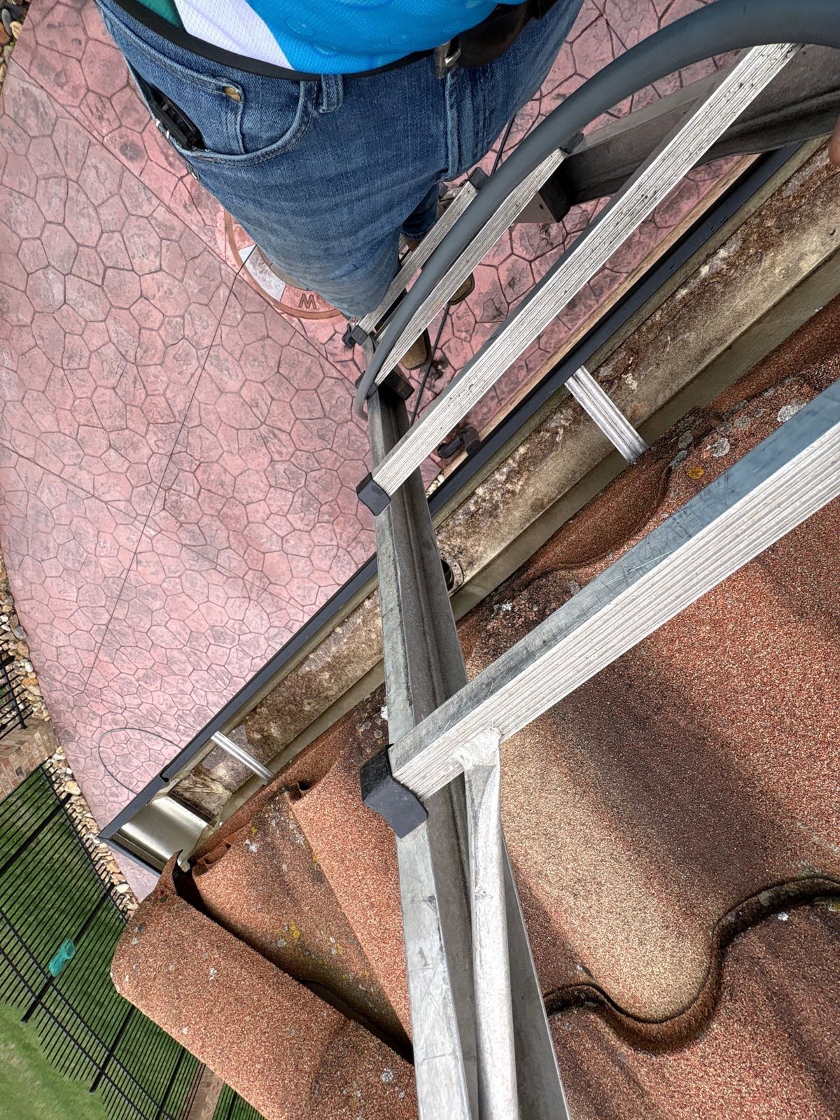 Exterior gutter cleaning and residential window washing services